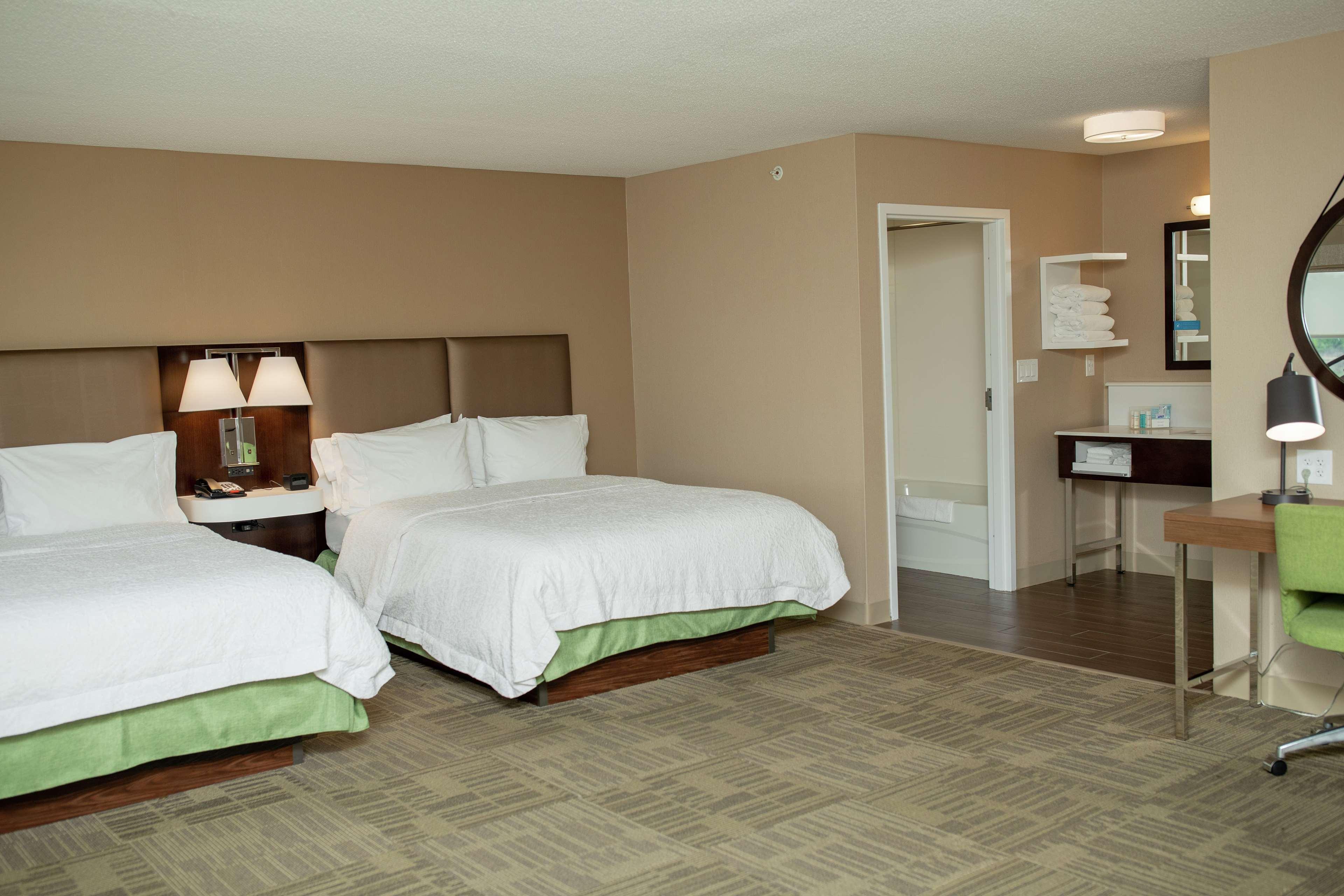 Hampton Inn Commerce/Novi Εξωτερικό φωτογραφία