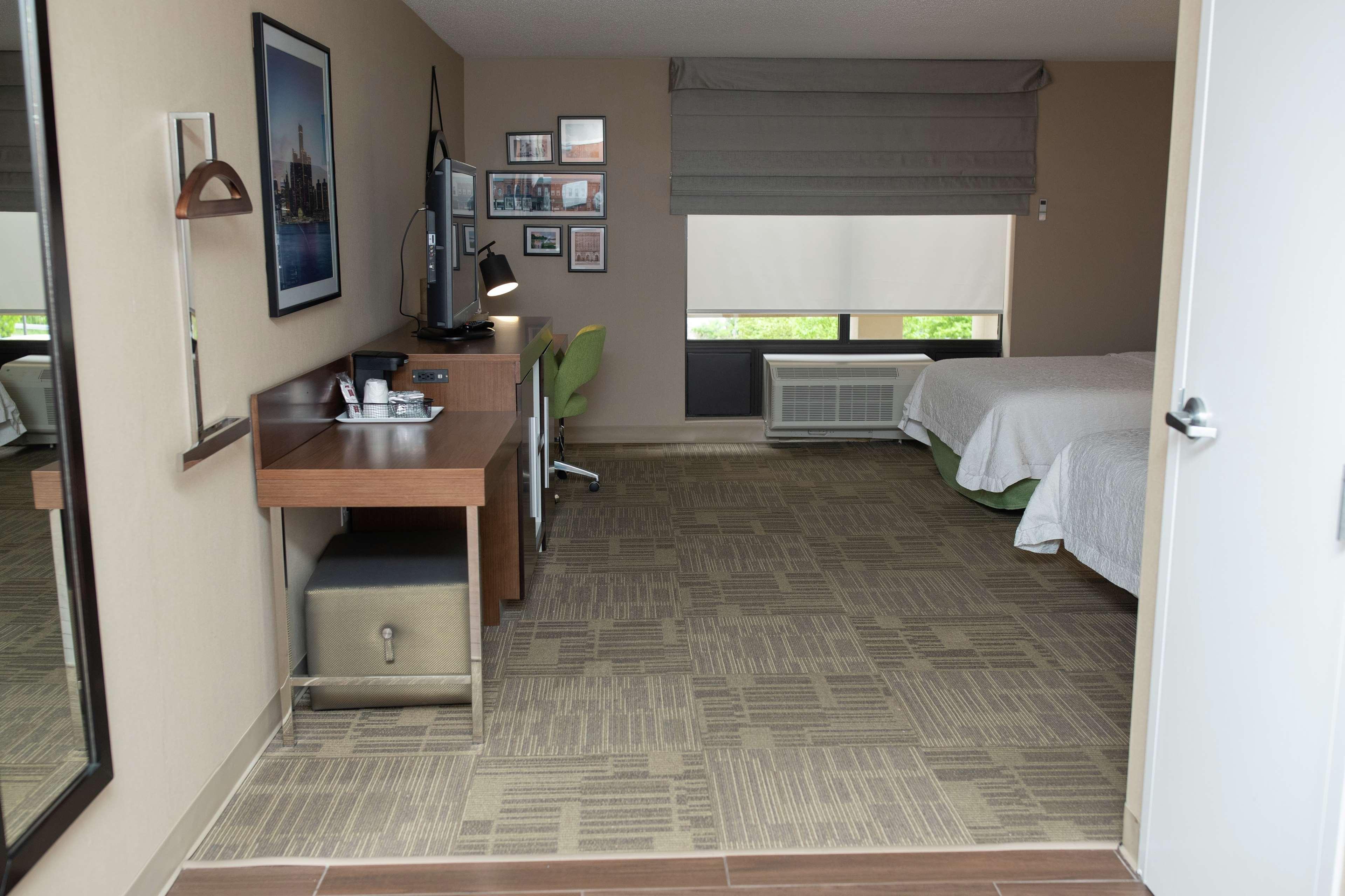 Hampton Inn Commerce/Novi Εξωτερικό φωτογραφία