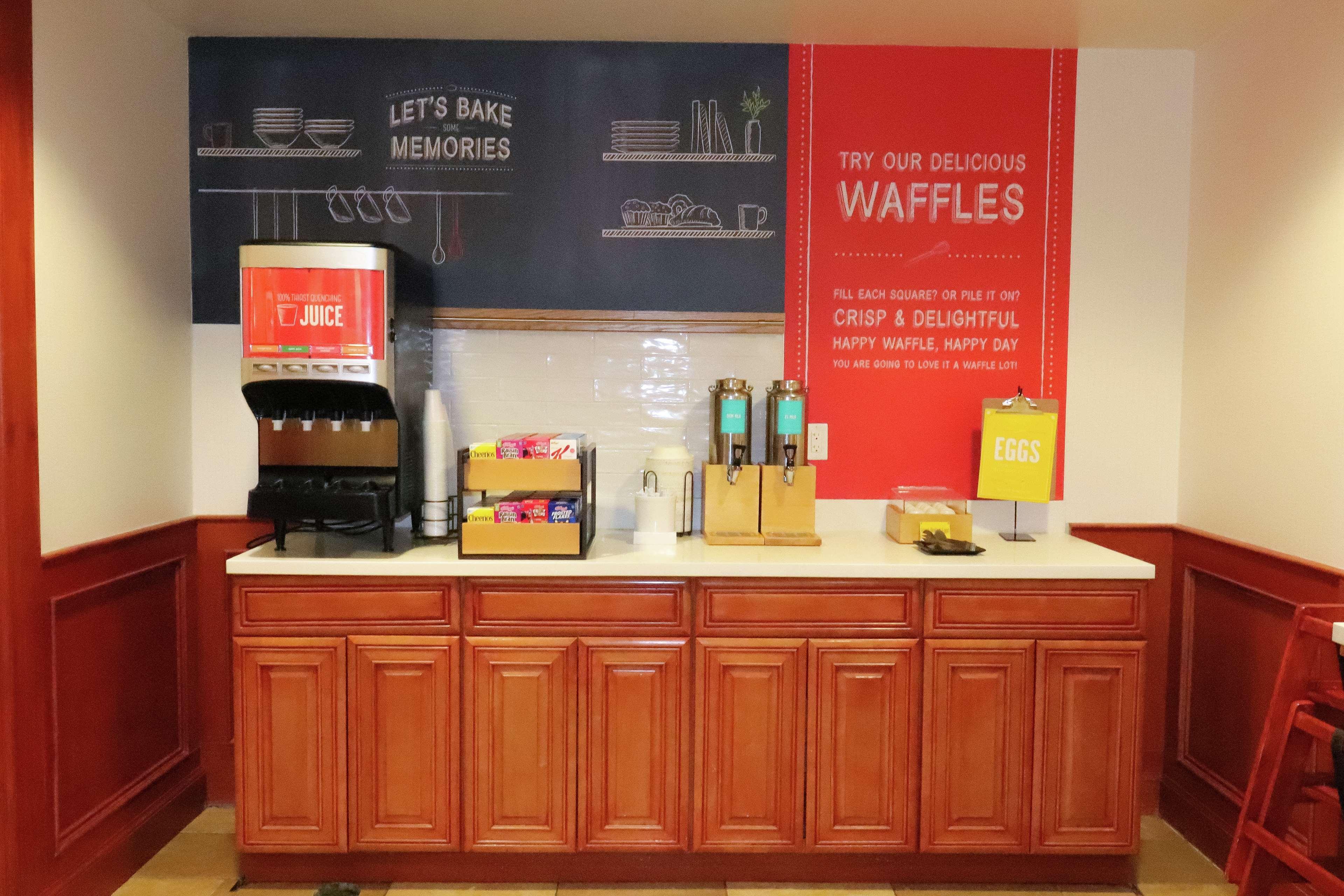 Hampton Inn Commerce/Novi Εξωτερικό φωτογραφία