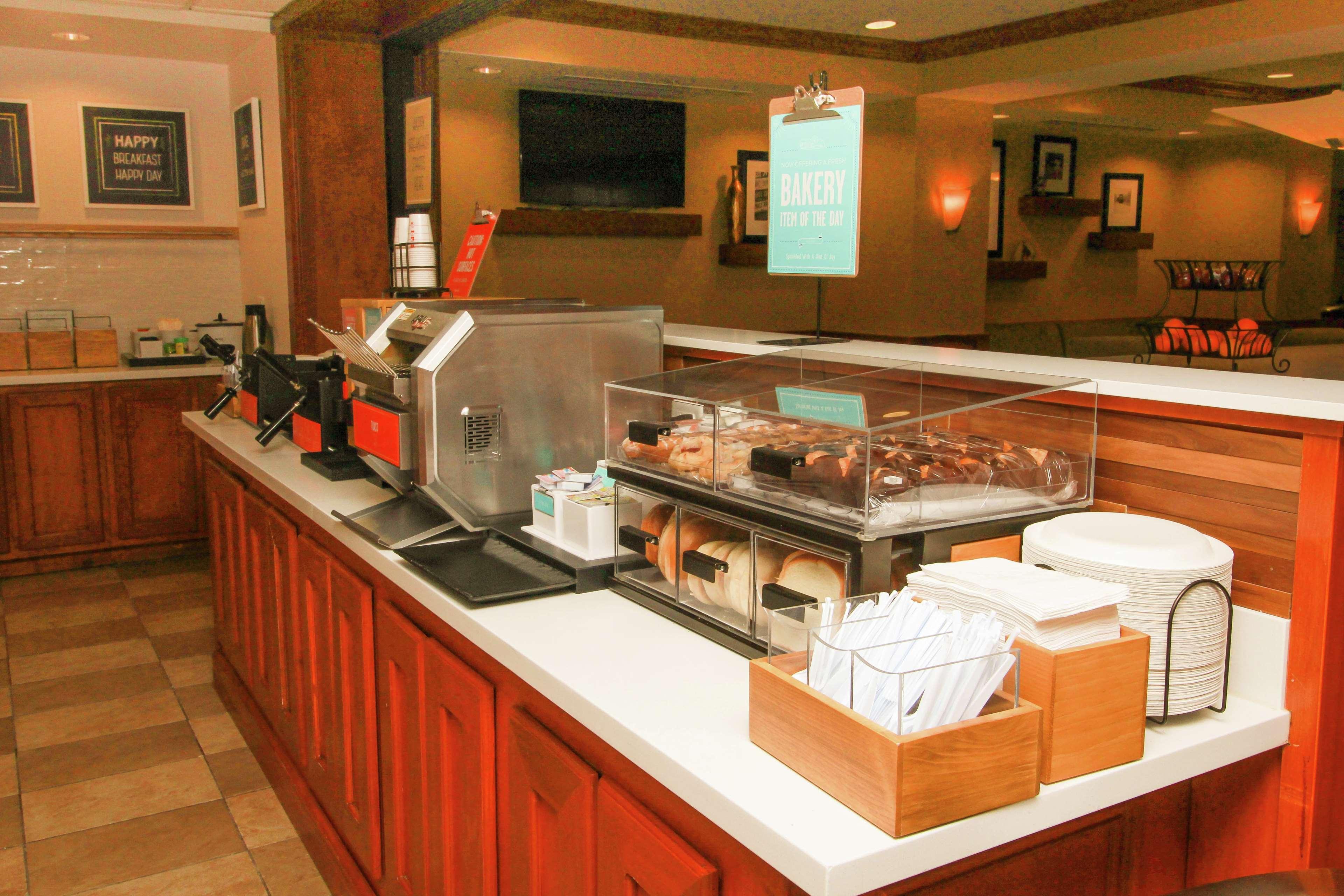 Hampton Inn Commerce/Novi Εξωτερικό φωτογραφία