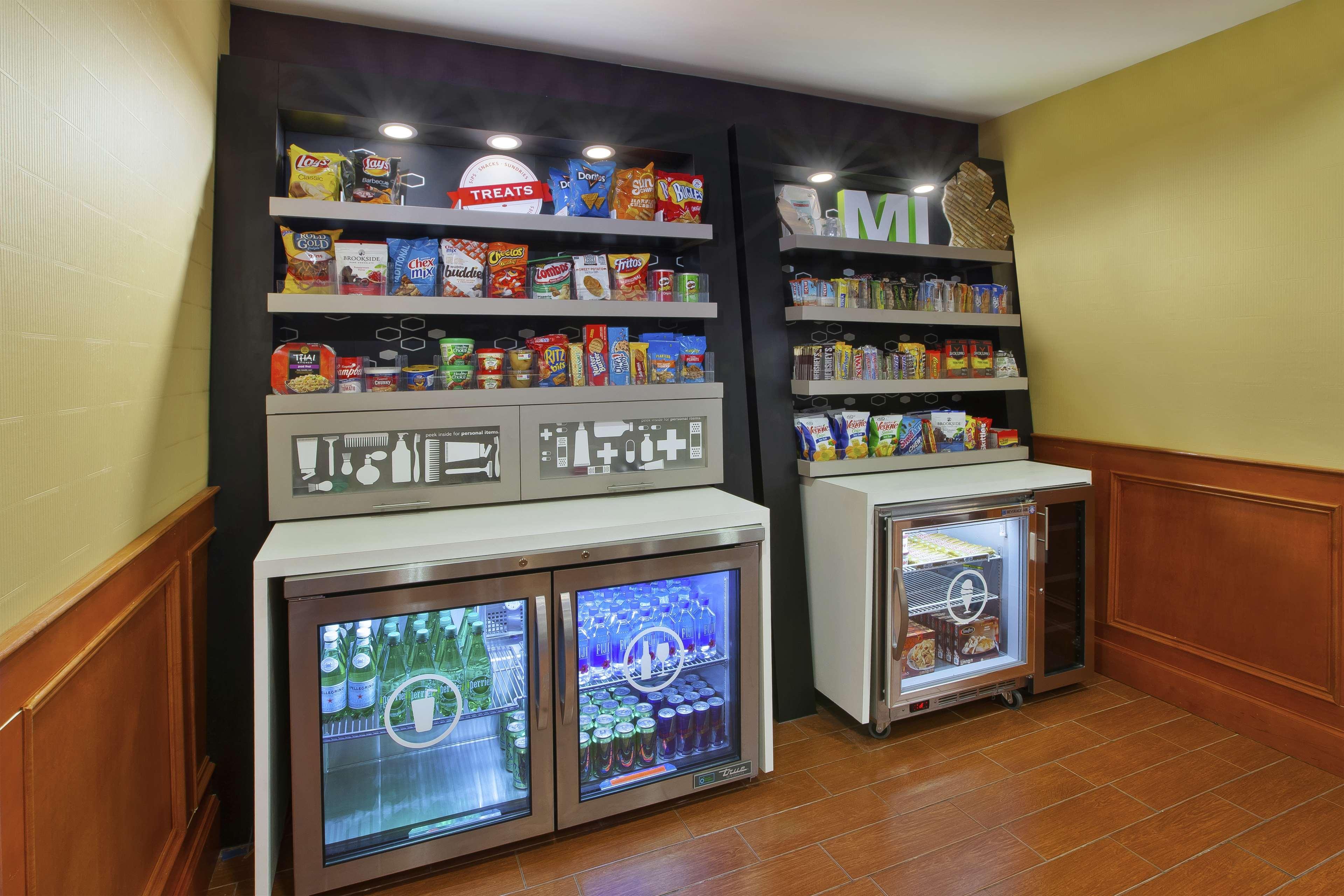 Hampton Inn Commerce/Novi Εξωτερικό φωτογραφία