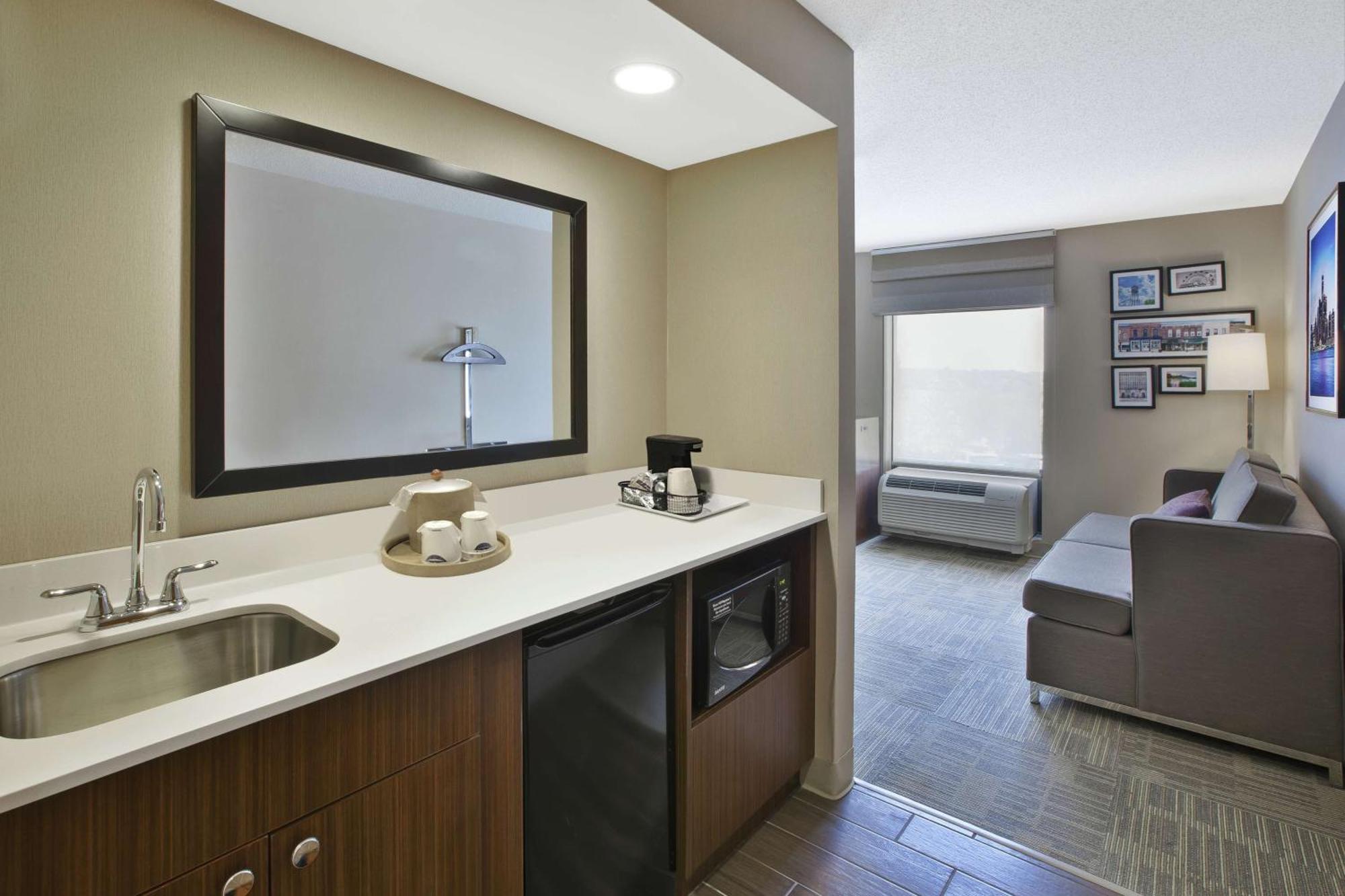 Hampton Inn Commerce/Novi Εξωτερικό φωτογραφία