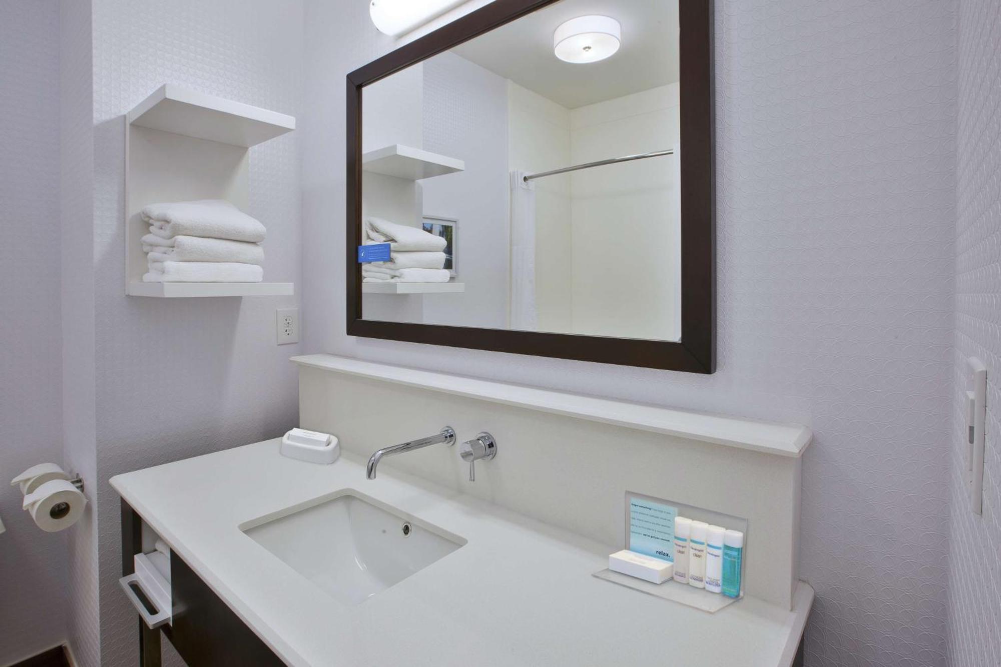 Hampton Inn Commerce/Novi Εξωτερικό φωτογραφία