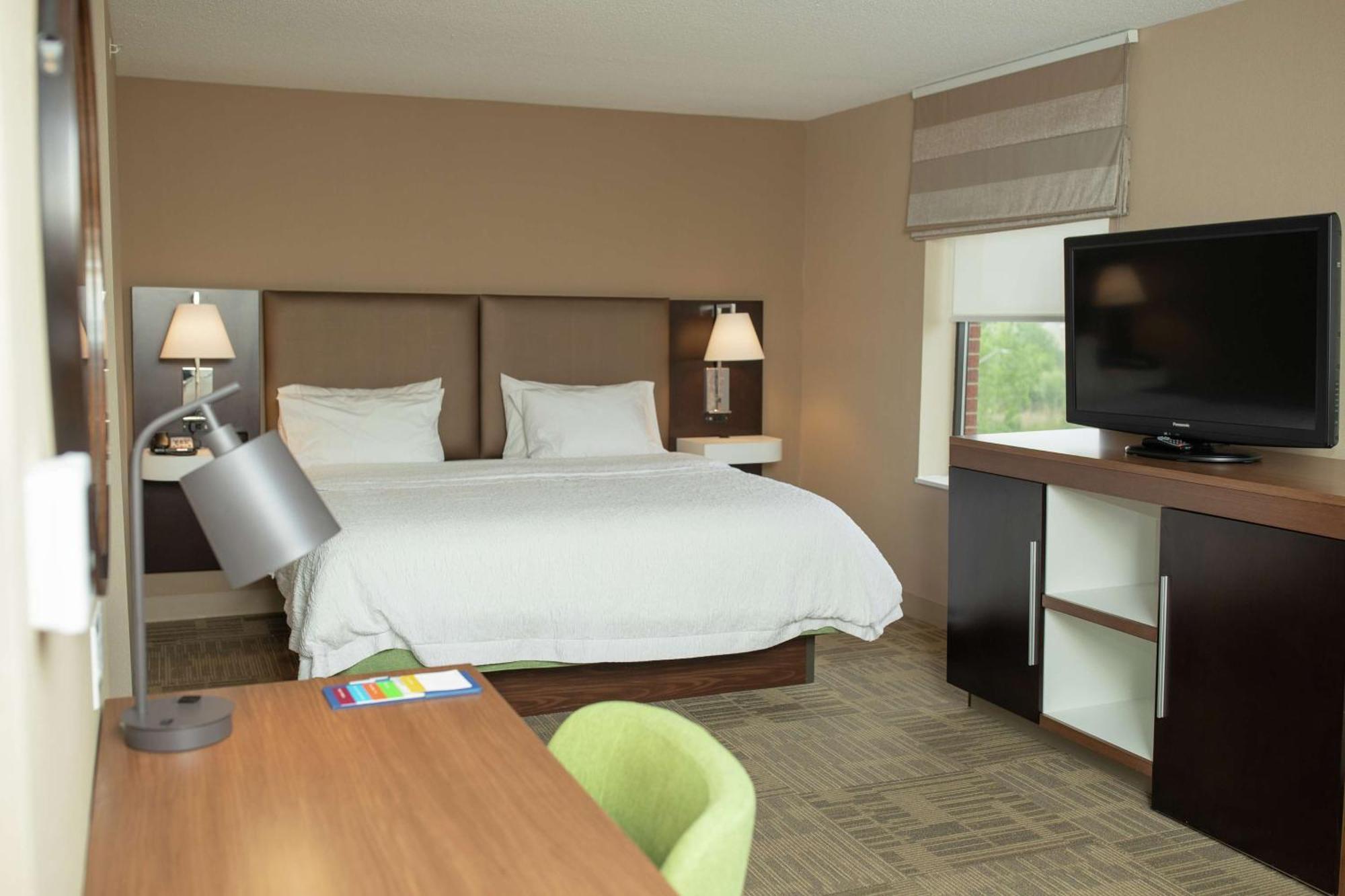 Hampton Inn Commerce/Novi Εξωτερικό φωτογραφία