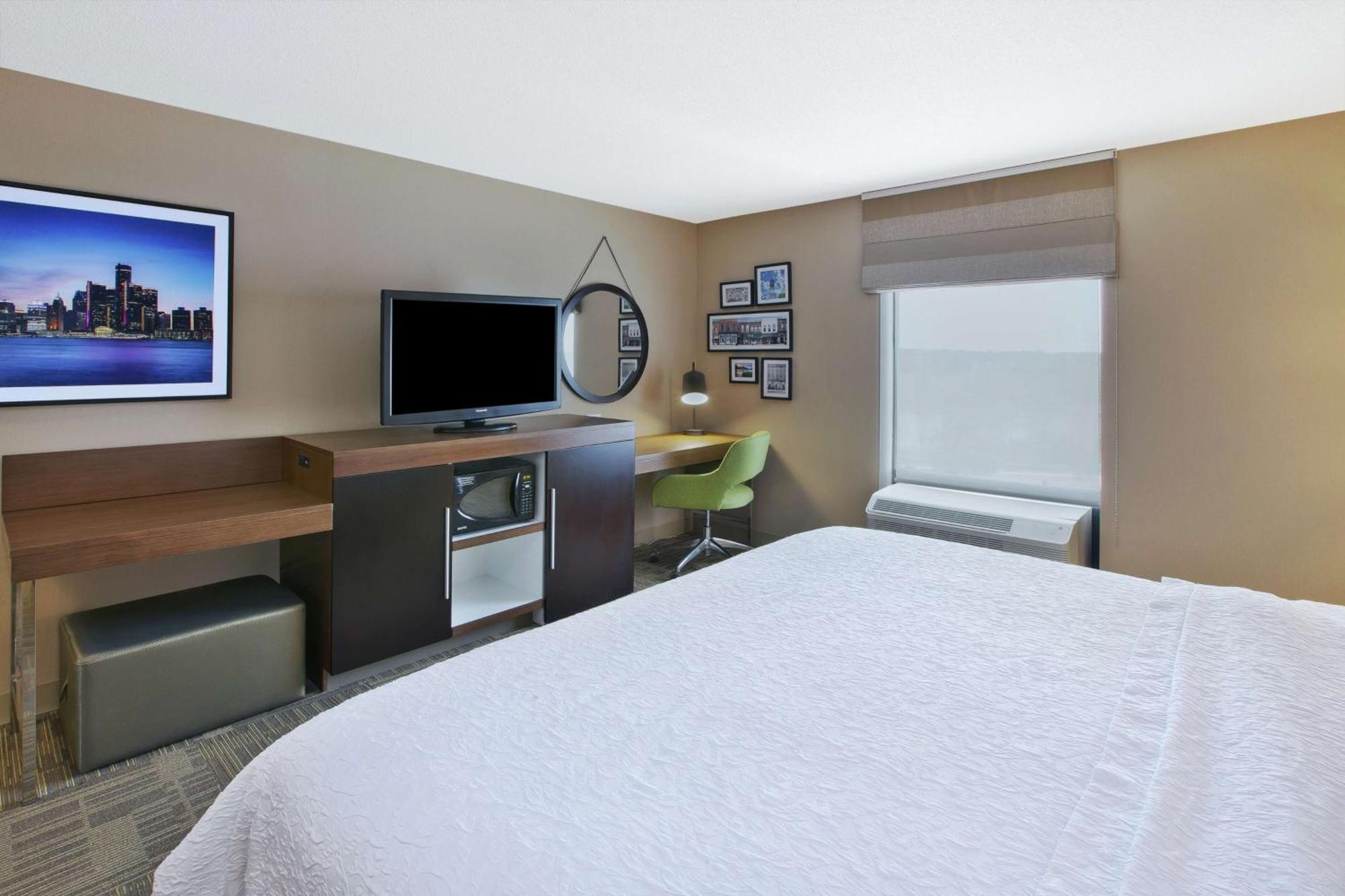 Hampton Inn Commerce/Novi Εξωτερικό φωτογραφία