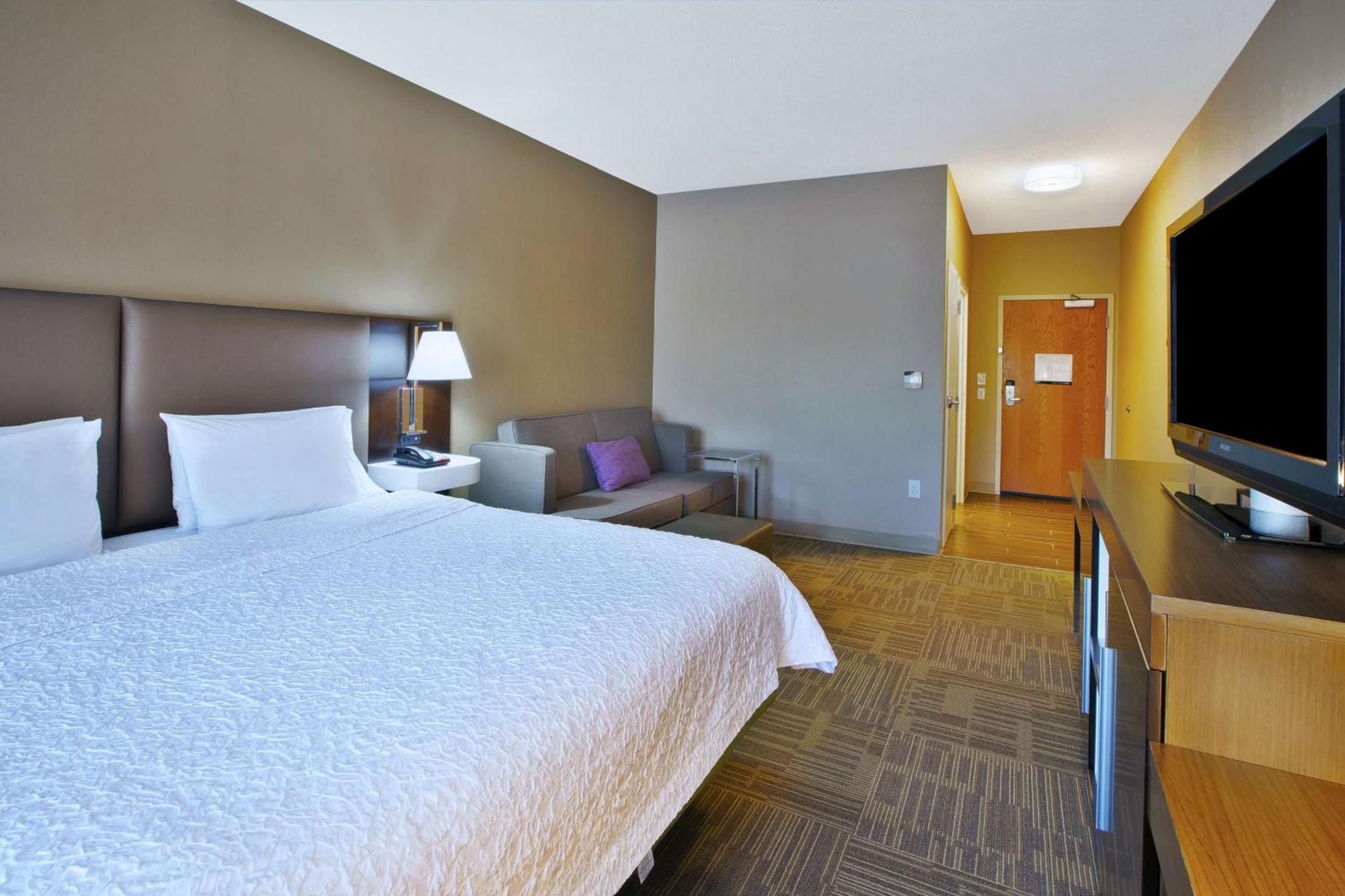 Hampton Inn Commerce/Novi Εξωτερικό φωτογραφία